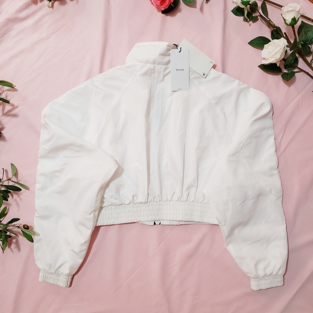 "ONE OFF" White cropped jacket - Picture 2 of 6